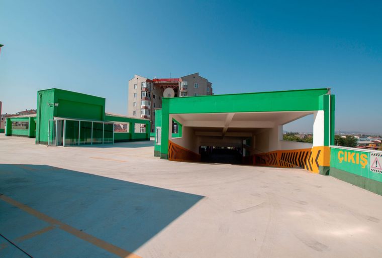 Bağlar teras katı, açık alan ve çıkış rampası